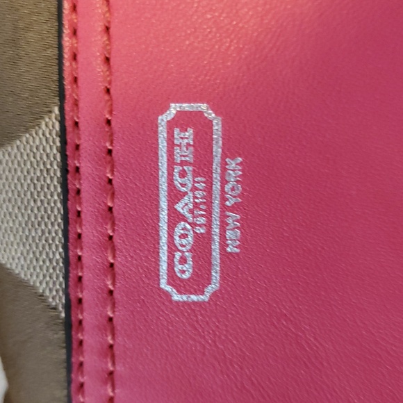 Coach (2011) Signature Jacquard Two-way Shoulder/Crossbody w/ Leather Trim - Picture 5 of 7